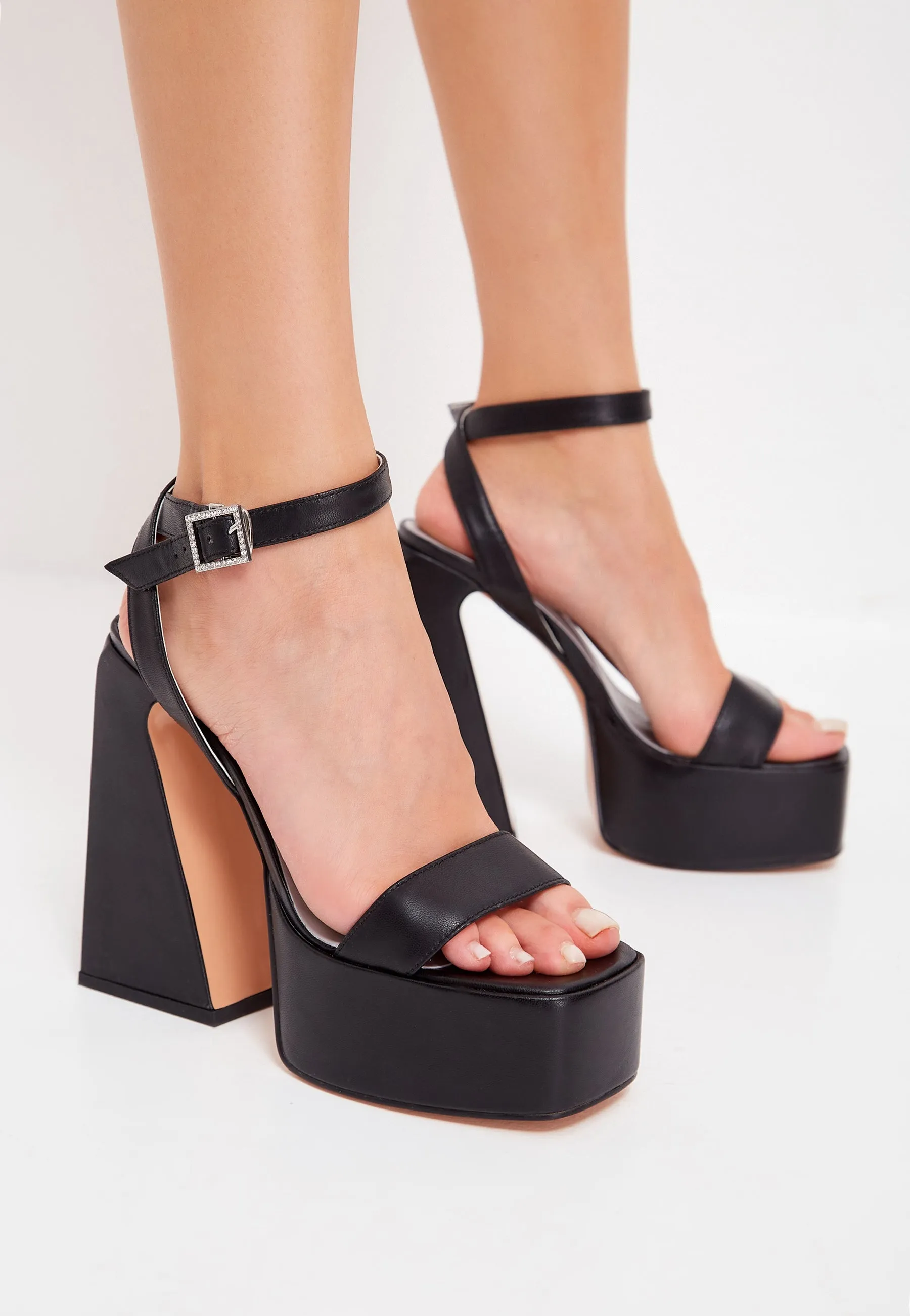 Elevated Elegance Sandals - Black