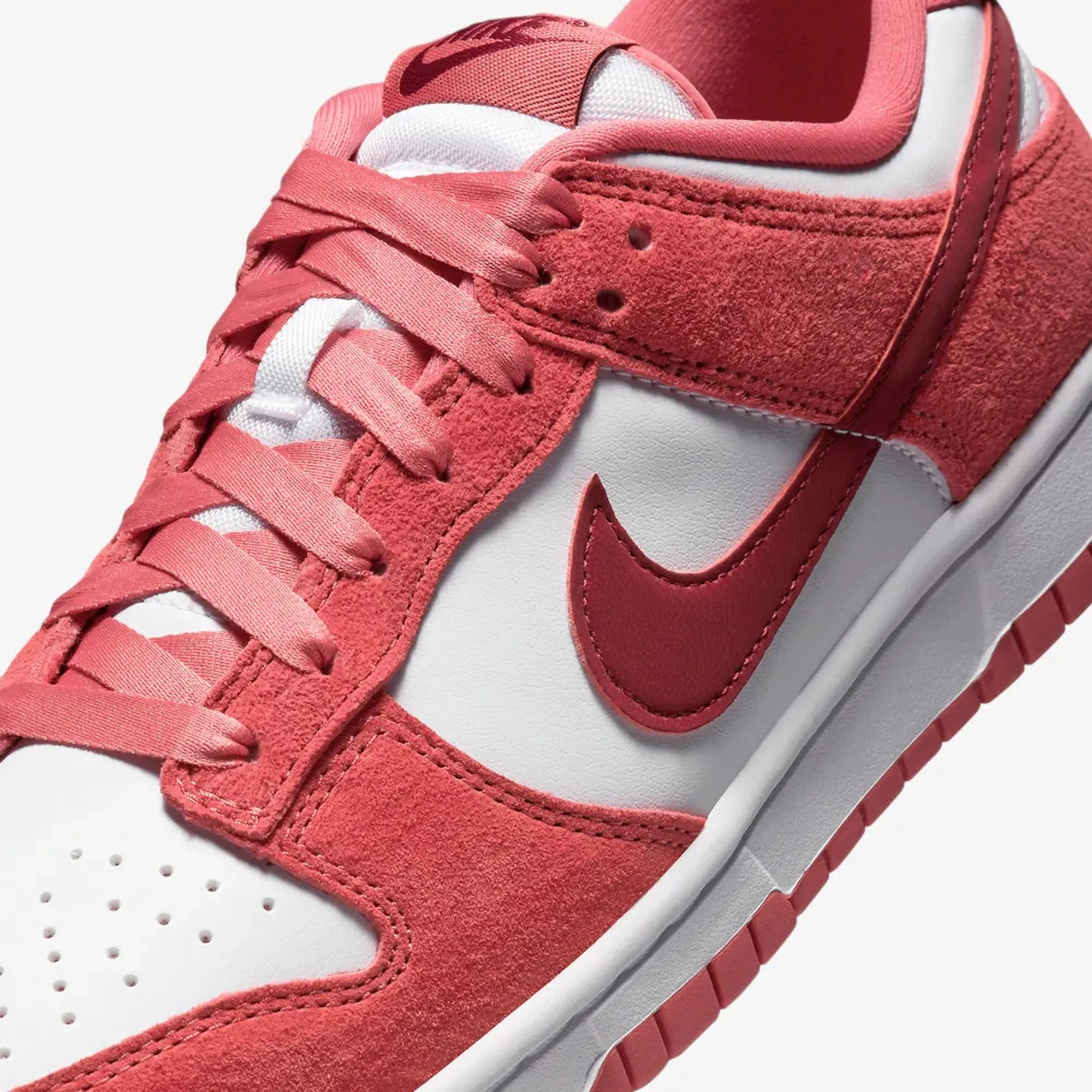 WMN'S DUNK LOW 'WHITE/TEAM RED-ADOBE-DRAGON RED'